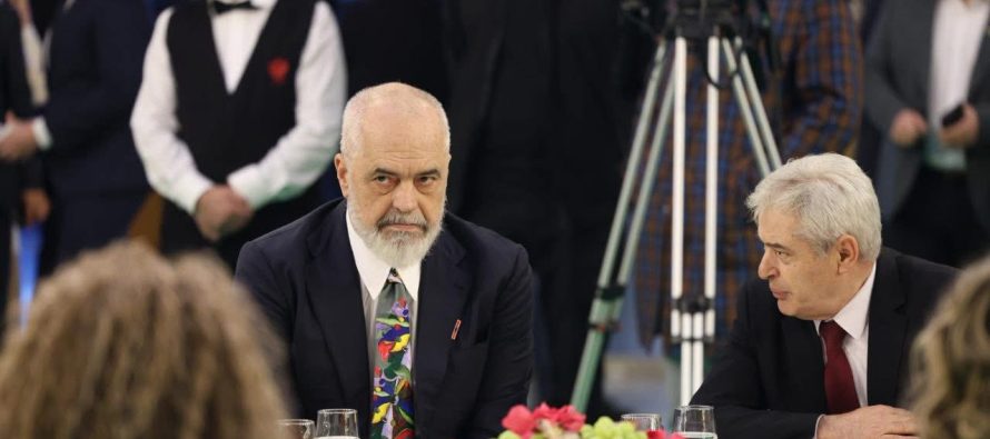 Ali Ahmeti e Bujar Osmani në iftar te Edi Rama