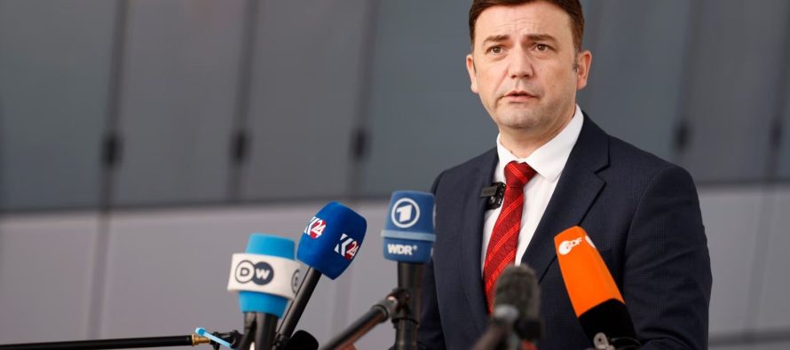 Bujar Osmani: E kemi ndërruar Kushtetutën, sot po zhbëhet gjuha shqipe