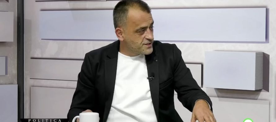 Zenku: Rikonstruimi nuk vjen nga sukseset, por nga hendeku mes propagandës dhe realitetit