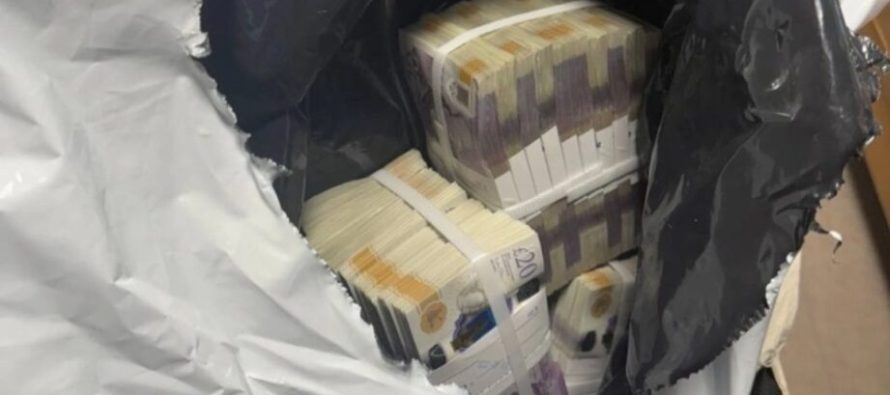 Para ilegale në Aeroportin e Shkupit: 150.000 paund britanik kapen të pa deklaruar!