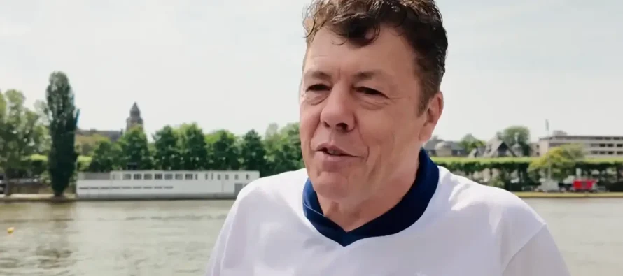 Supertifozi anglez shet shtëpinë për të ndjekur Anglinë në Kupën e Botës