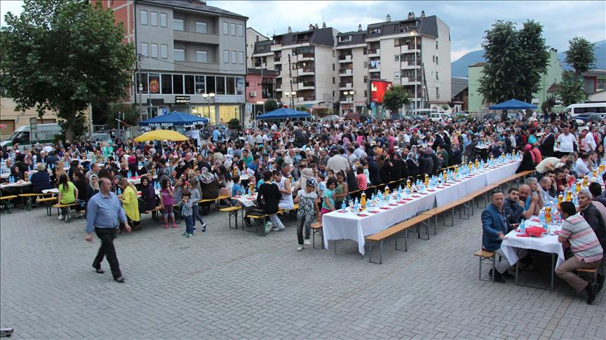 edhe-nje-iftar-kolektiv-ne-gostivar-kesaj-radhe-me-perkrahjen-e-komunes-bayrampaşa-nga-turqia