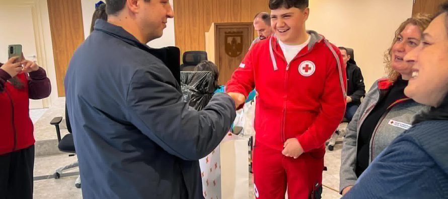 Shembull solidariteti në Gostivar: Punonjësit e komunës japin gjak për të shpëtuar jetë