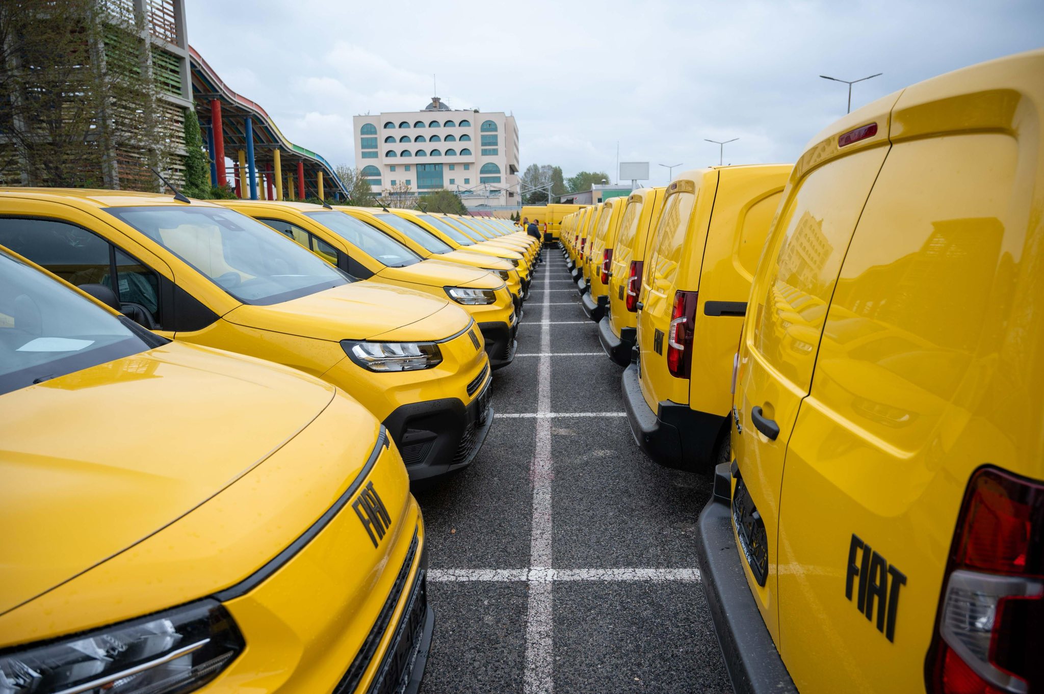 Humbje milionëshe, por investim i ri: Posta e Maqedonisë me flotë prej 100 automjetesh të reja