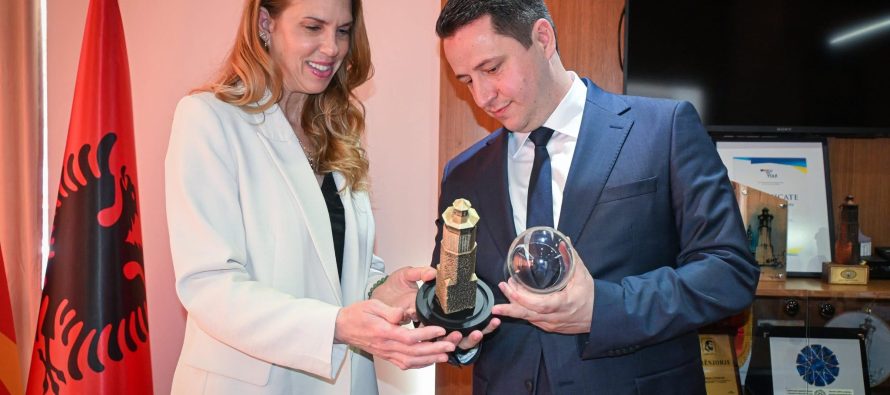 Limani pret në takim ushtruesen e detyrës ambasadore të SHBA-së në Shkup