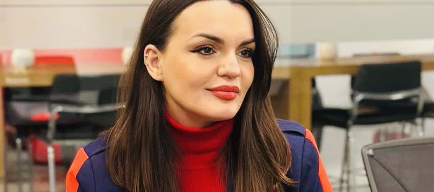 Gostivarasja Nita Kaprolli – Shqiptarja që po ngjitet në majat e inteligjencës artificiale në Amerikë