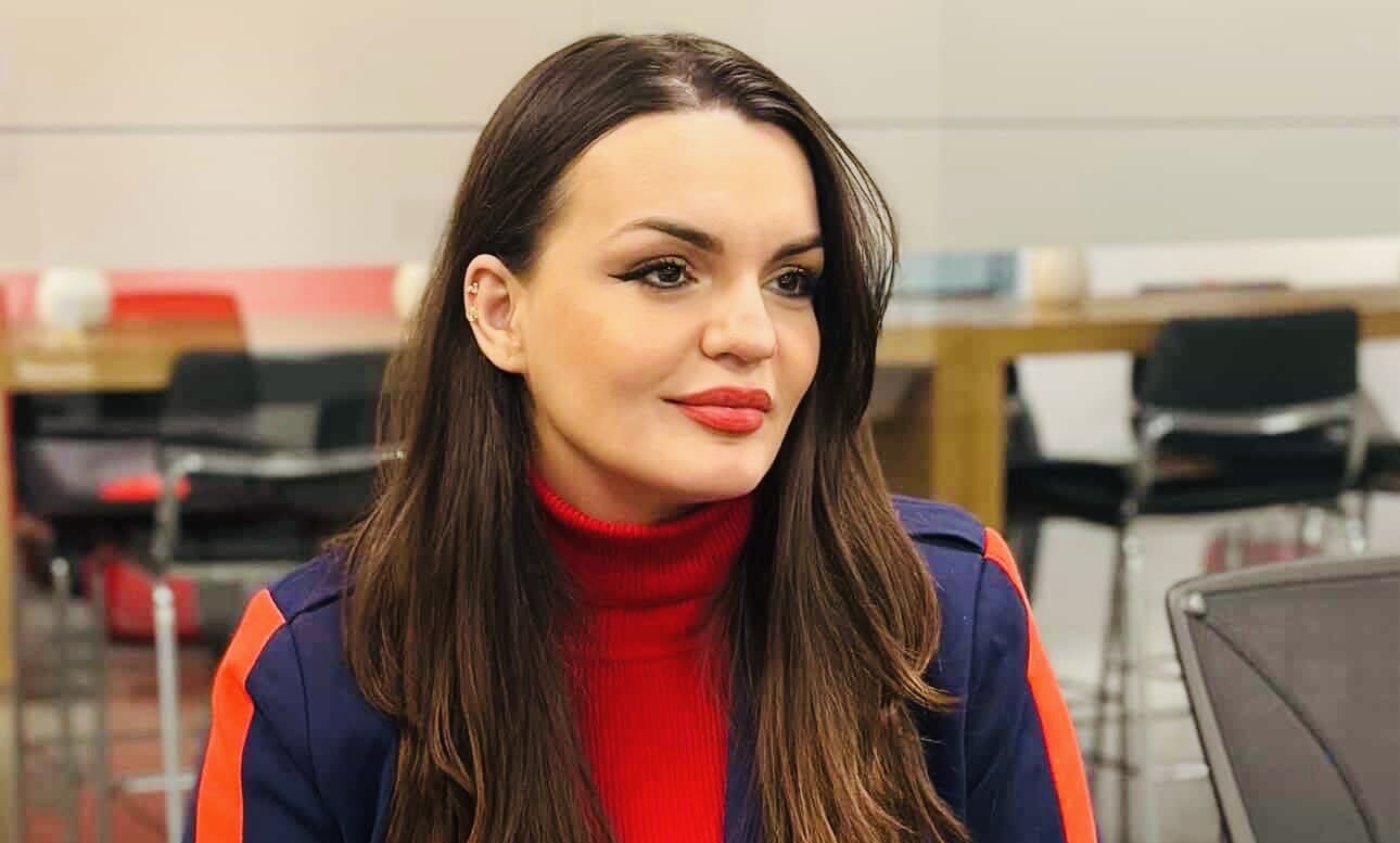 Gostivarasja Nita Kaprolli – Shqiptarja që po ngjitet në majat e inteligjencës artificiale në Amerikë