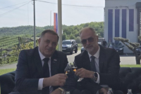 Stoilkoviç i shkon në konak Dodikut: Forcojmë lidhjet serbe në rajon