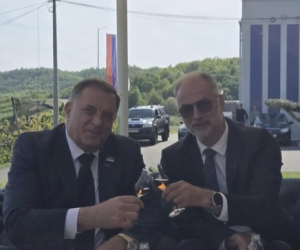 Stoilkoviç i shkon në konak Dodikut: Forcojmë lidhjet serbe në rajon