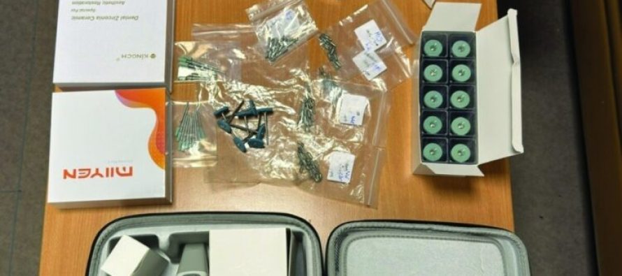 Kapen implante dentare pa leje në Shkup, arrestohen dy persona për transport emigrantësh