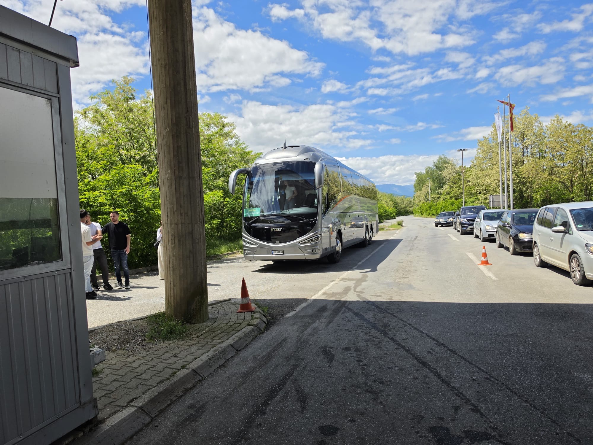 Pas bllokimit të studentëve nga Tirana  paralizohet edhe kufiri me Kosovën