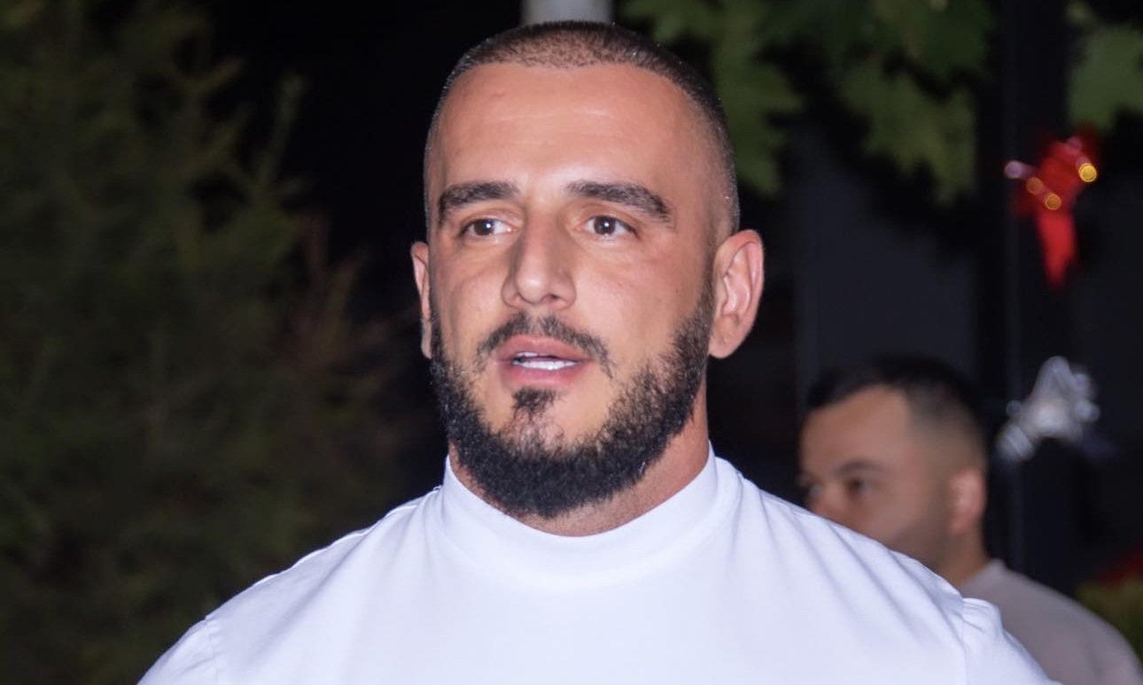 Arian Agushi   Gold Ag në përkrahje të studentëve   Iliridë na fali Zoti 