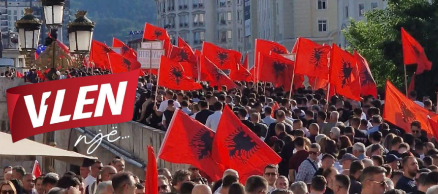 Protesta masive në Shkup sfidon thirrjet e VLEN-it dhe qeverisë: Studentët nuk u bindën nga premtimet “së shpejti”