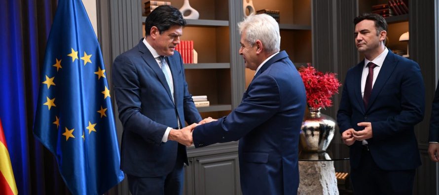 Nga pritja për 9 Majin, Osmani kërkon bashkim për integrimin evropian