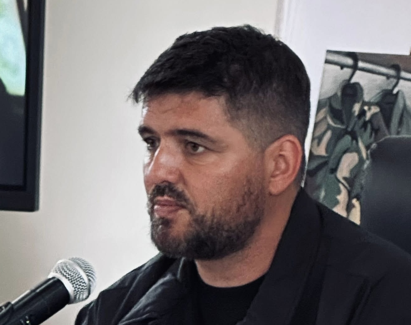 Marin Mema mbështet protestën e studentëve shqiptarë: Gjuha shqipe është e drejtë themelore, jo privilegj 