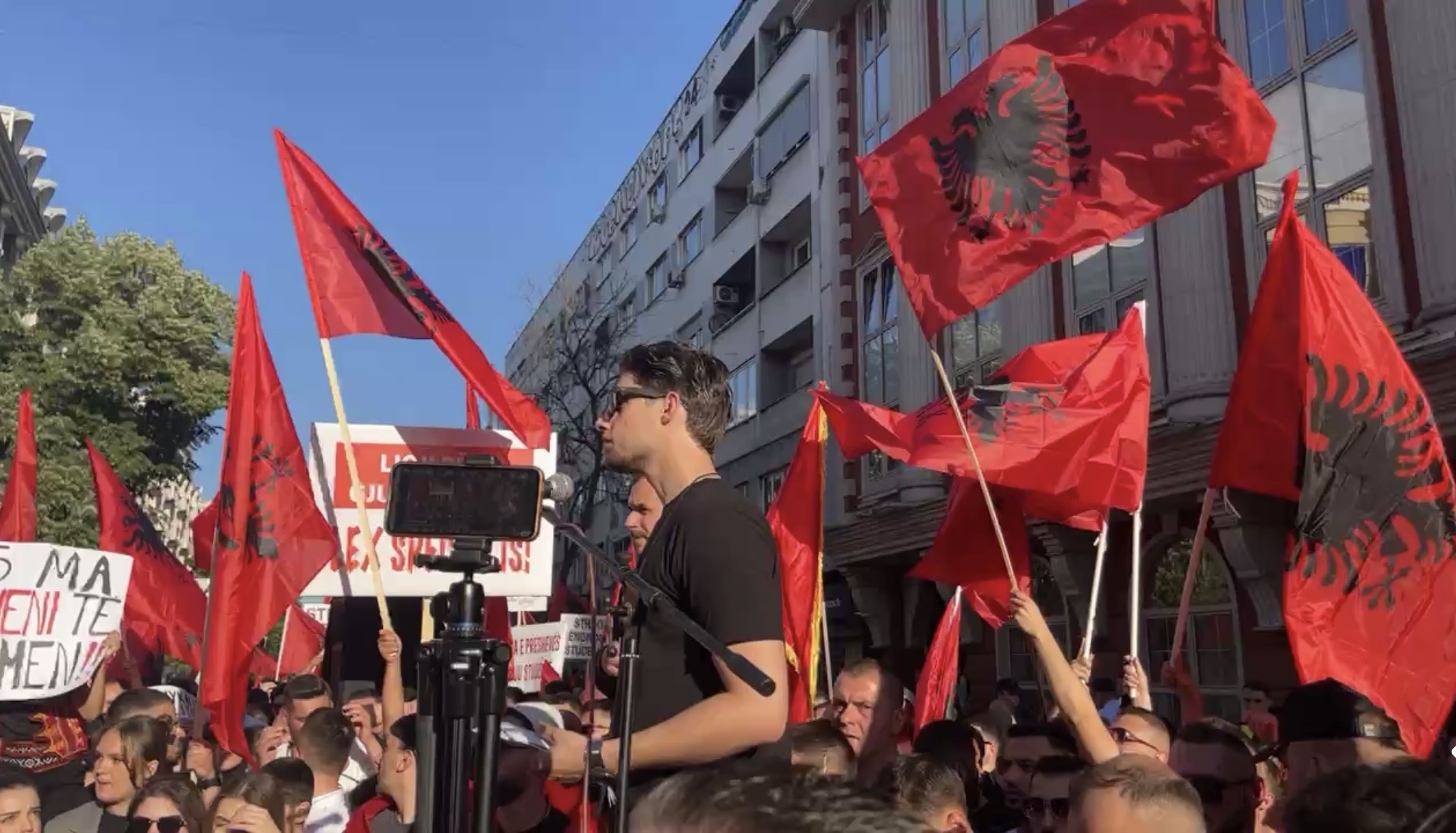 Mevlan Ademi  Studentët nga Tirana i dërguan dhunshëm në Kumanovë  protesta është në Shkup