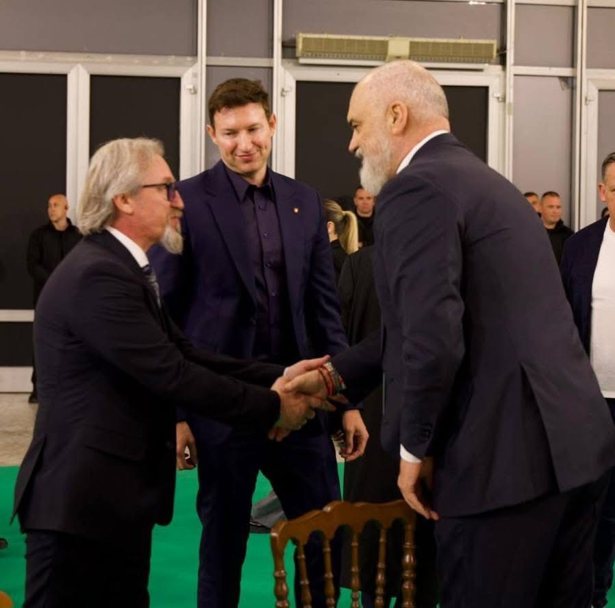  Do kërkojnë me qiri argat    Limani ironizon VLEN in në mbrojtje të Meidanit