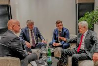 Sela pas takimit me kongresistin amerikan: Shqetësime për gjuhën shqipe dhe të drejtat e shqiptarëve