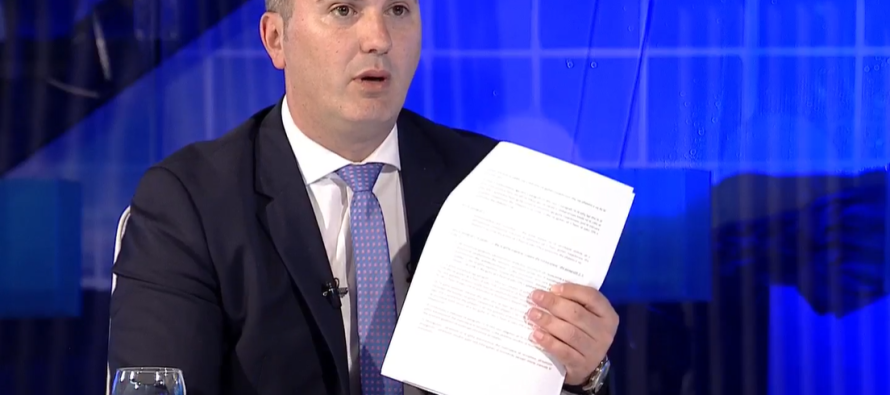 Arbër Ademi publikon referatin 75-faqësh: Ishte gati shfuqizimi i Ligjit për gjuhën shqipe
