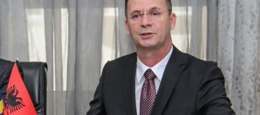 Ismet Sylejmani: “Kur preket gjuha shqipe, preket vetë dinjiteti i kombit”