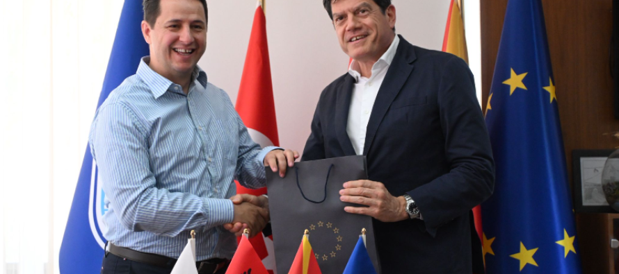 Ambasadori i BE-së në vizitë në Gostivar, fokusi në projekte lokale dhe integrimin evropian