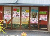 Mbulohet me parulla lokali ku Vetëvendosje hapi shtabin në Shkup: “Liria nuk shitet”, “Mos përçani kombin”