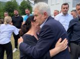 Ali Ahmeti ngushëllon familjen e Heroit të Kombit Jashar Salihu pas ndarjes nga jeta të Blerim Salihut