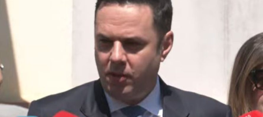 Lumir Abdixhiku pas votimit: Kosova po zhvillon zgjedhje demokratike dhe të rregullta