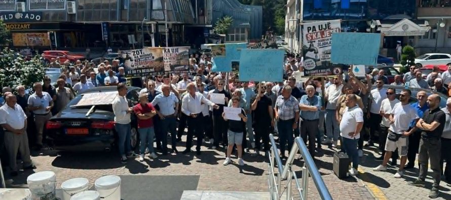Banorët në protestë – Komuna e Gostivarit: Për një muaj pritet zgjidhja e problemit me ujin në Debresh