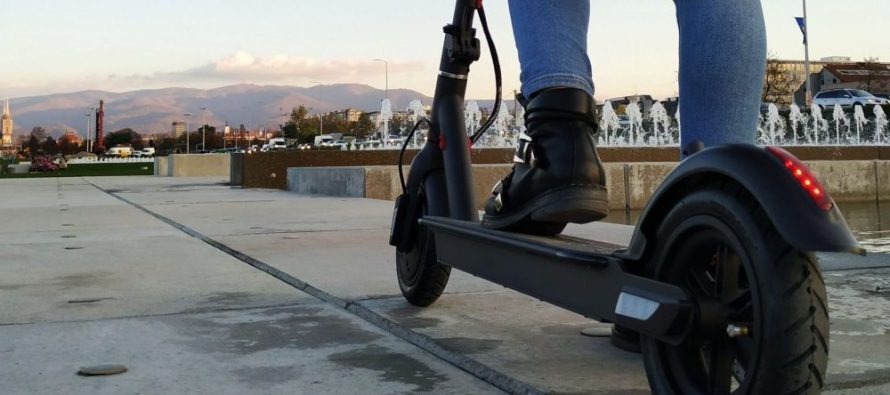 Trotinetët elektrikë po shtohen, bashkë me ta edhe përgjegjësitë
