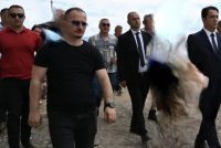 Zgjerohet lista e zyrtarëve të VLEN-it që pretendojnë se u ndaluan në Qafë Thanë, ndër ta edhe nënkryetari i Komunës së Dibrës