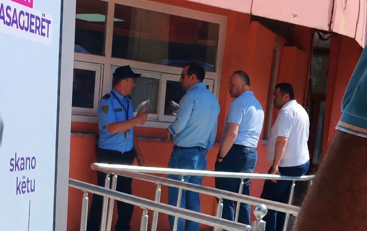 Adnan Azizi e Bekim Qoku në  Listën e Zezë  te shtetit shqiptar