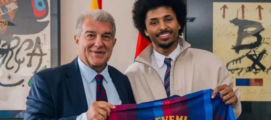 Adeyemi prezantohet te Barcelona: “Hansi Flick është arsyeja pse jam këtu”