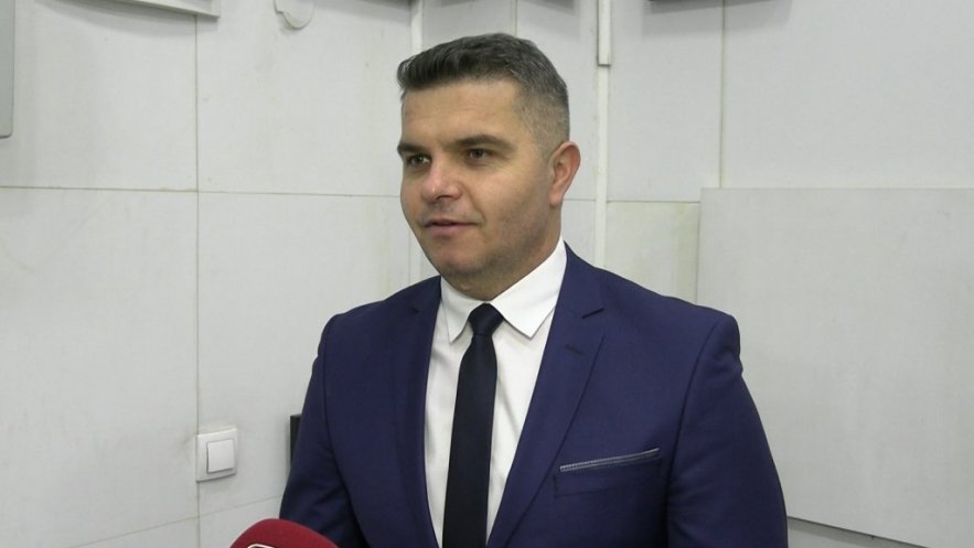  Mlladiqi  hero  nga zyrtarët e Qeverisë  Kitanoviqit i kërkohet të tërheqë qëndrimin ose të japë dorëheqje   Reagoi BDI 