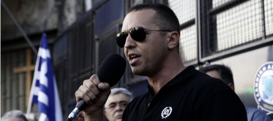 “Ngrenë kokë” neonazistët/ Ish-eksponenti i “Agimit të Artë”, Kasidiaris, do rikthehet në politikën greke