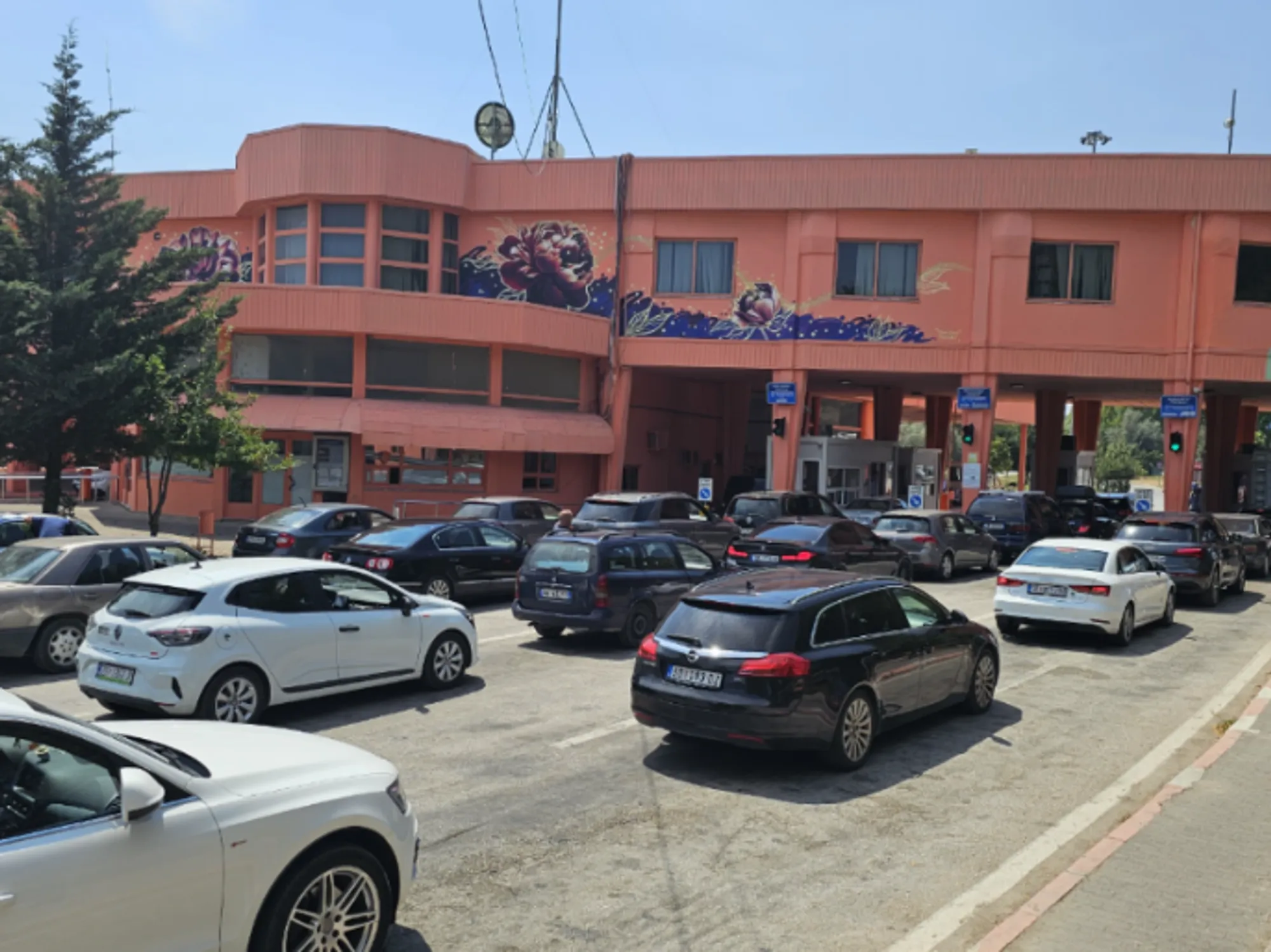 Turizmi në korrik  223 mijë turistë në Maqedoninë e Veriut  Shqipëria 10 herë më shumë 
