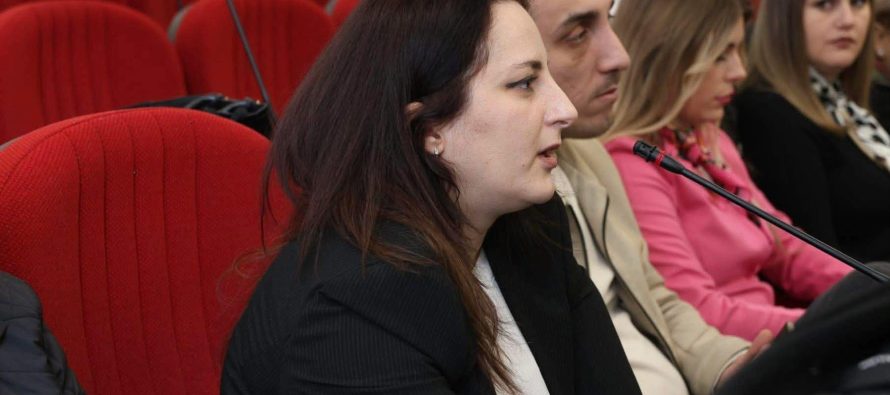 Tetovë, në vend të çerdheve të reja, duan më shumë fëmijë në të njëjtat grupe – Amiti: Po mbingarkohen çerdhet ekzistuese