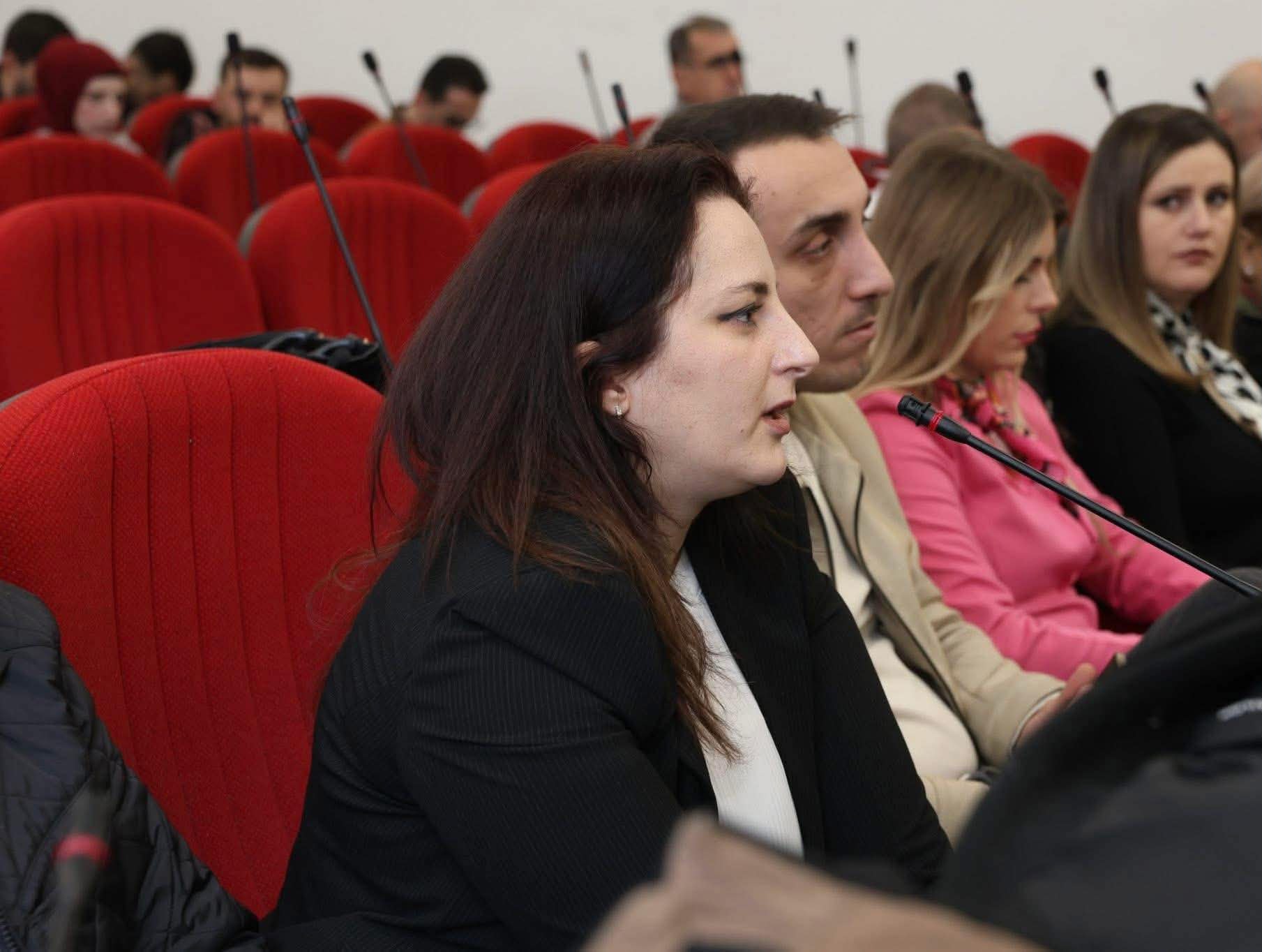 Tetovë  në vend të çerdheve të reja  duan më shumë fëmijë në të njëjtat grupe   Amiti  Po mbingarkohen çerdhet ekzistuese