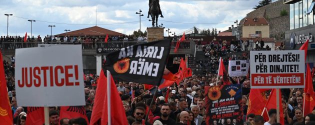 Pamje nga Marshi për Drejtësi: Jo në emrin tim – që u mbajt në Shkup