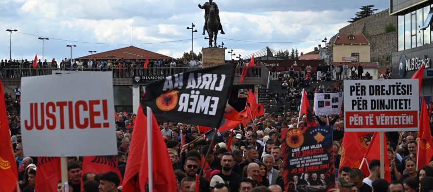 Pamje nga Marshi për Drejtësi: Jo në emrin tim – që u mbajt në Shkup