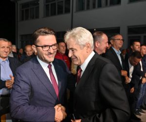 Tre liderë shqiptarë në një skenë, Ahmeti: “Më 18 tetor vendimi do të jetë Arkin Jahija”