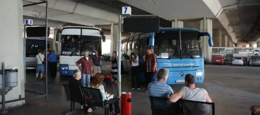 Transporti ndërurban shtrenjtohet, nga ASH akuzojnë pushtetin: Studentët dhe punëtorët paguajnë faturën