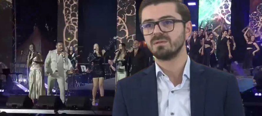 Mono-manifestimi: 35 vjet shtet, por mentaliteti i vjetër ende feston
