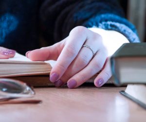 EVN hap dy programe bursash për studentë dhe nxënës: deri në 10.000 denarë në muaj – Aplikoni tani!