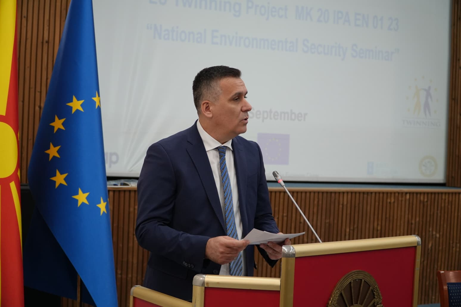 Hoxha: Siguria mjedisore kërkon institucione të fuqishme dhe bashkëpunim ndërkombëtar
