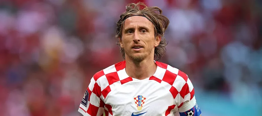 ZYRTARE: Luka Modrić nuk tërhiqet nga Kroacia, do të jetë pjesë e grumbullimit të radhës