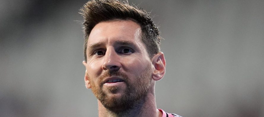 Messi nënshkruan dokumentet për blerjen e CD Eldense