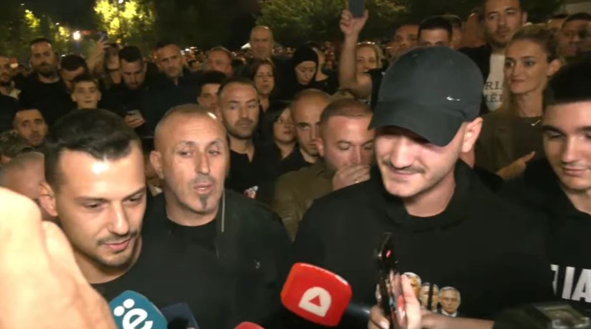  Jo në emrin tim    Në Prishtinë protestohet kundër vendimit të Speciales