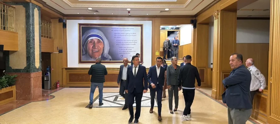 PDK-ja e pranon Shiroka-Pulën për presidente – Duket një dritë në fund të tunelit – Mblidhen deputetët