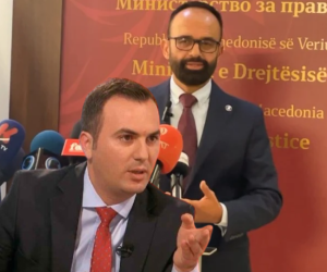 Arber Ademi: Qeveria propozon kompromis me ligjin, Shasivari numëron orët e heqjes së barrierës 35-vjeçare